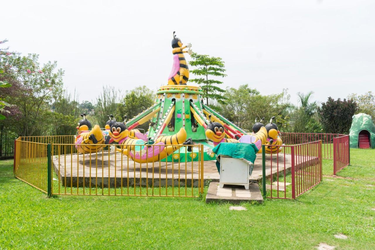 Fort Fun City Hotel Fort Portal Exterior foto