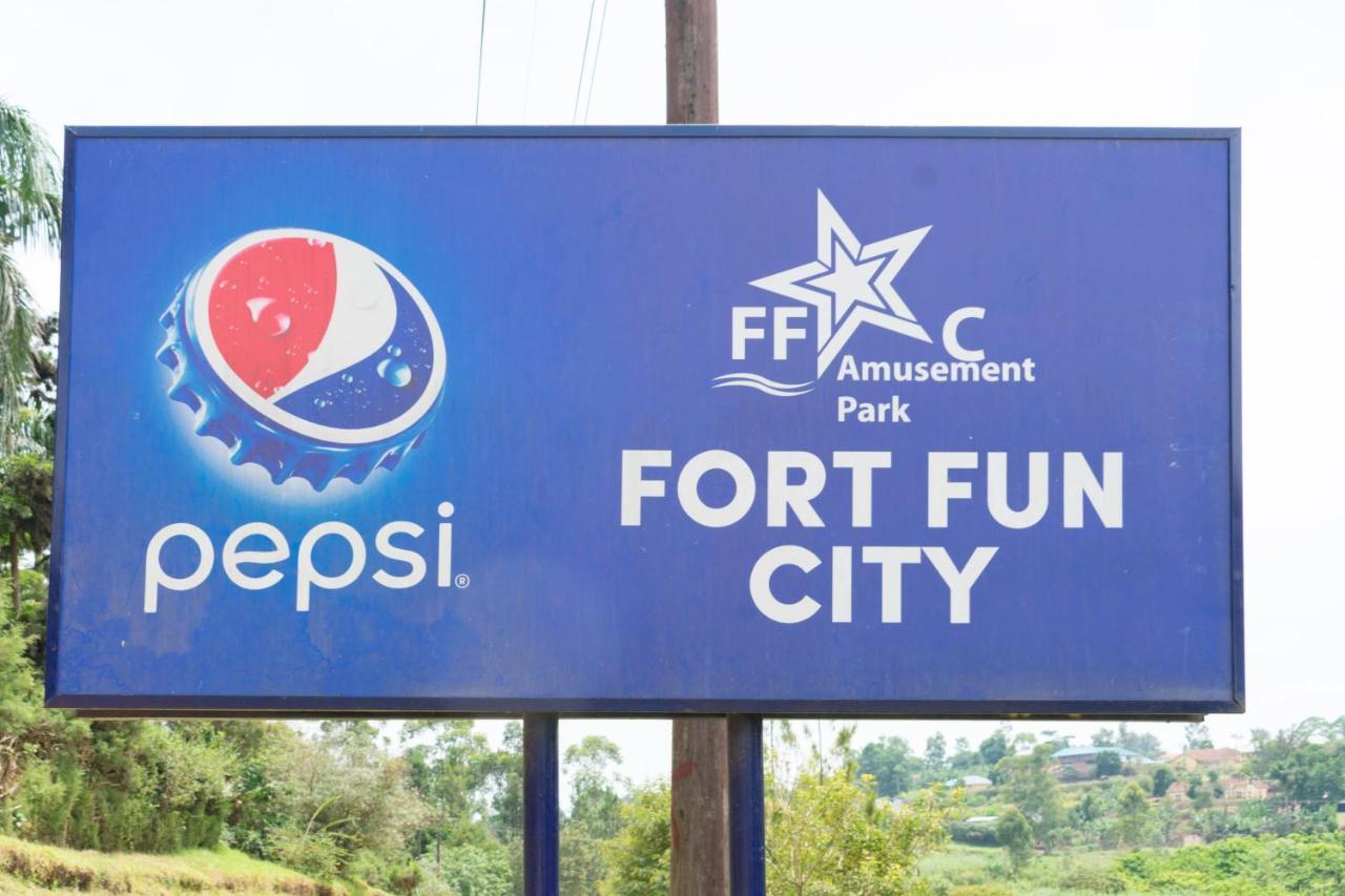 Fort Fun City Hotel Fort Portal Exterior foto